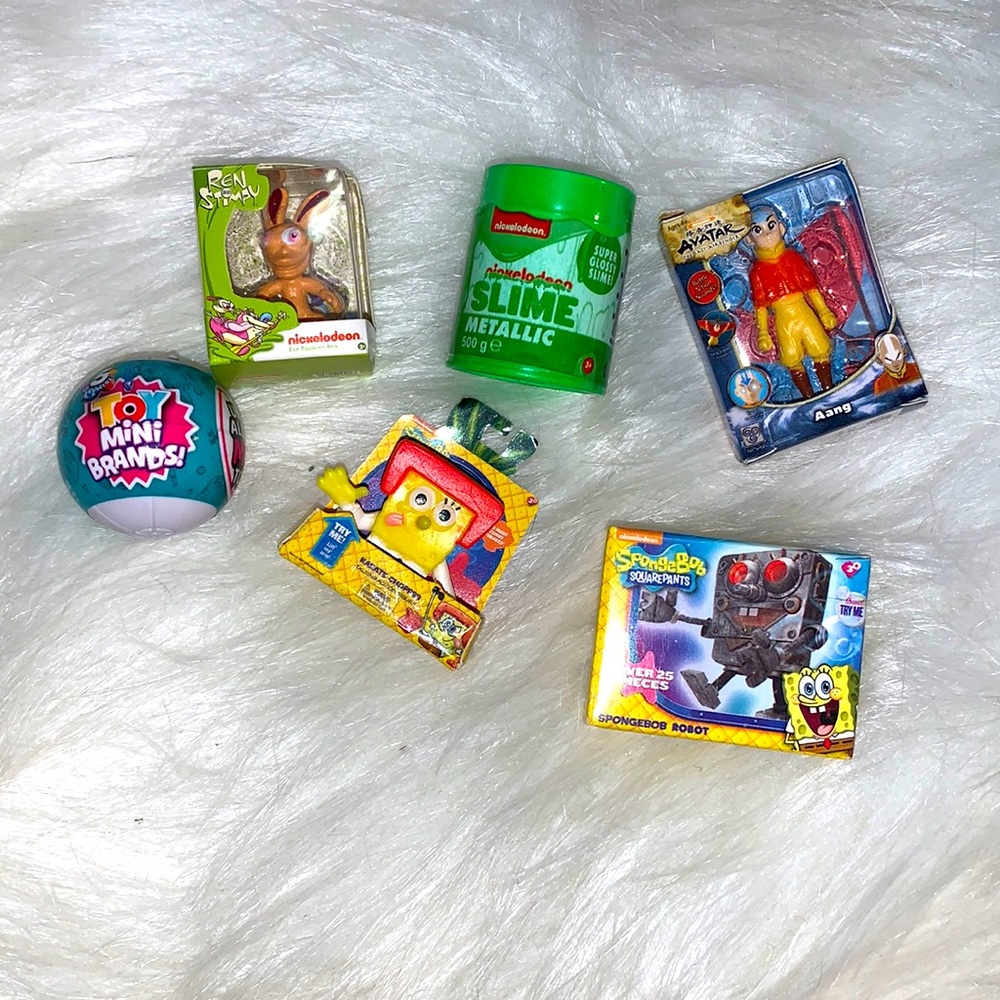 Mini brands